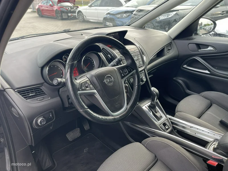 Opel Zafira C Tourer 6