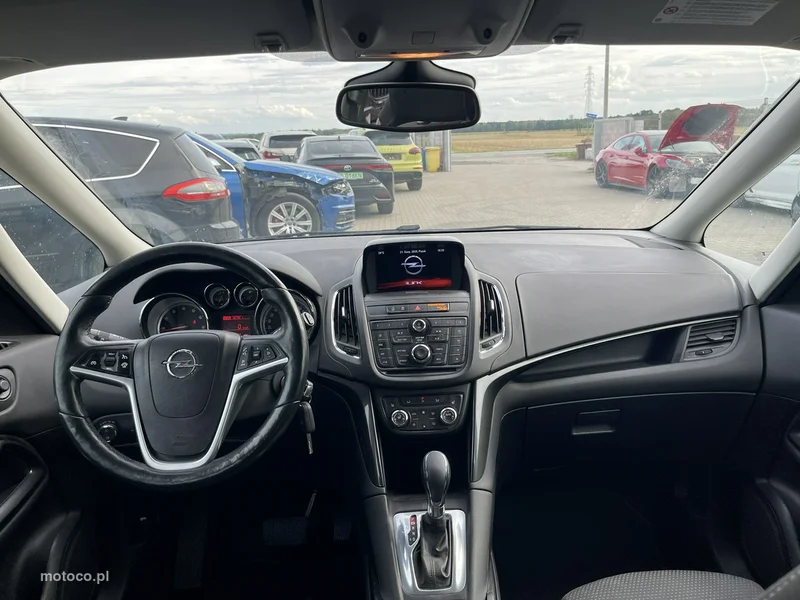 Opel Zafira C Tourer 8