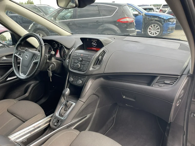 Opel Zafira C Tourer 10