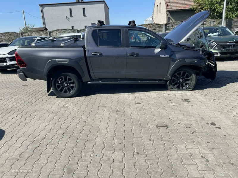 Toyota Hilux AN120 4