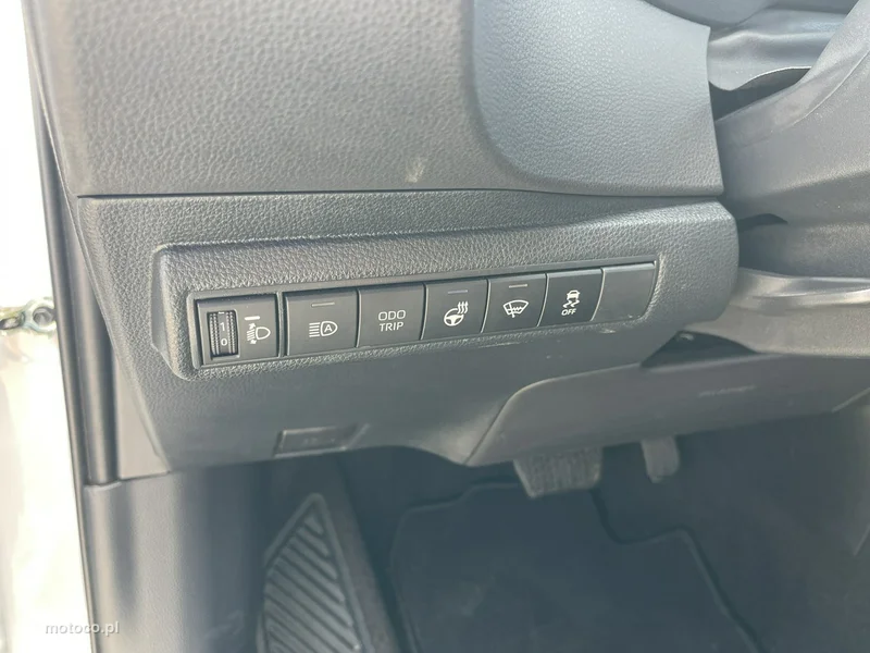 Toyota Corolla E210 12