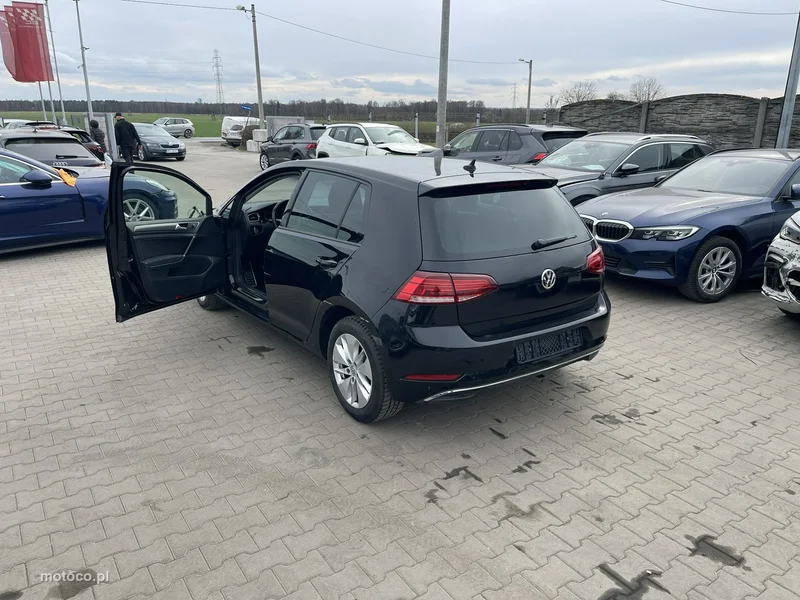 Volkswagen Golf VII 6