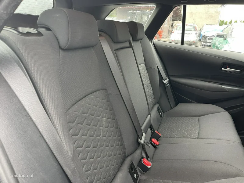 Toyota Corolla E210 12
