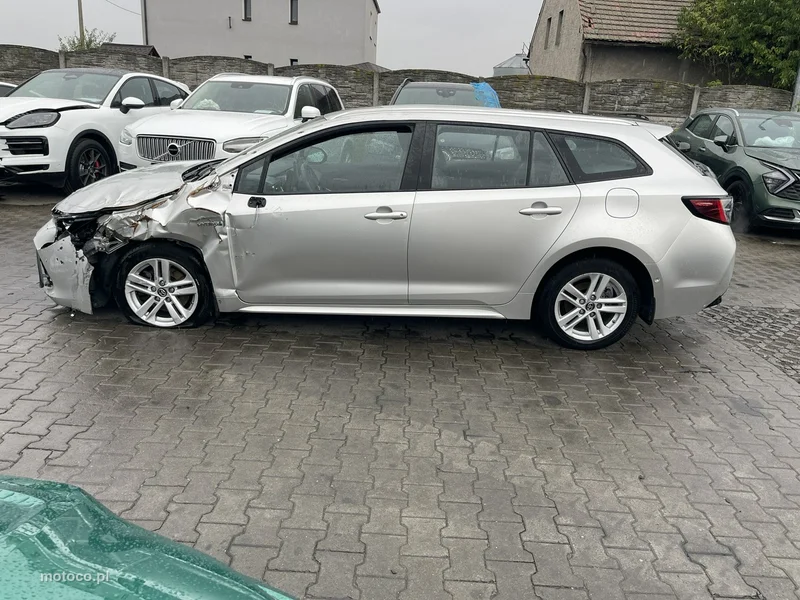 Toyota Corolla E210 4