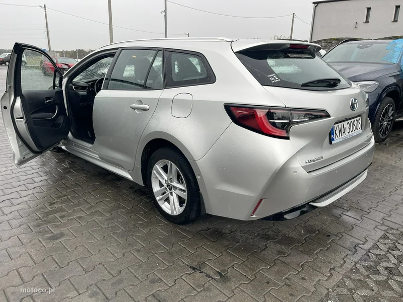 Toyota Corolla E210 5