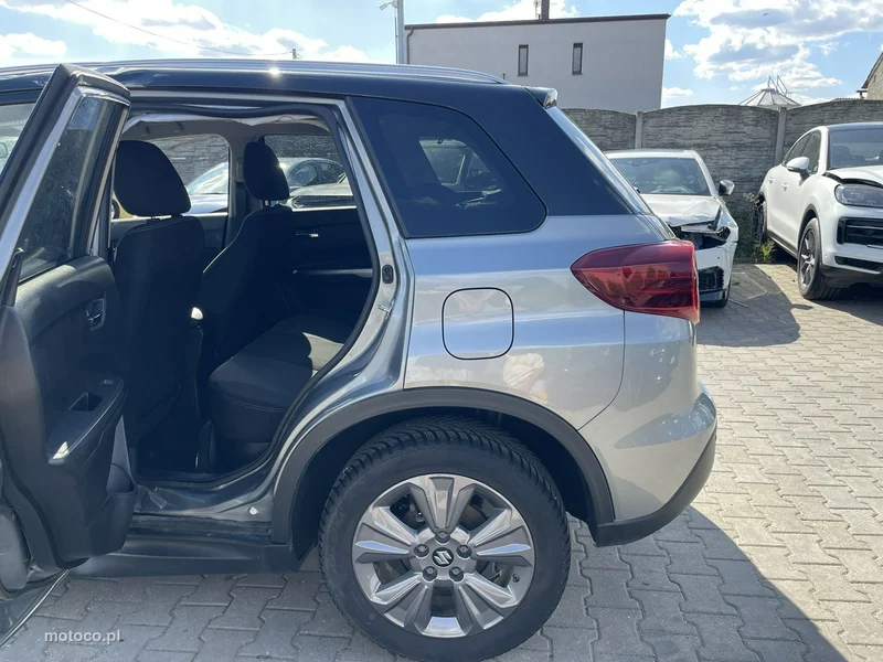 Suzuki Vitara 5