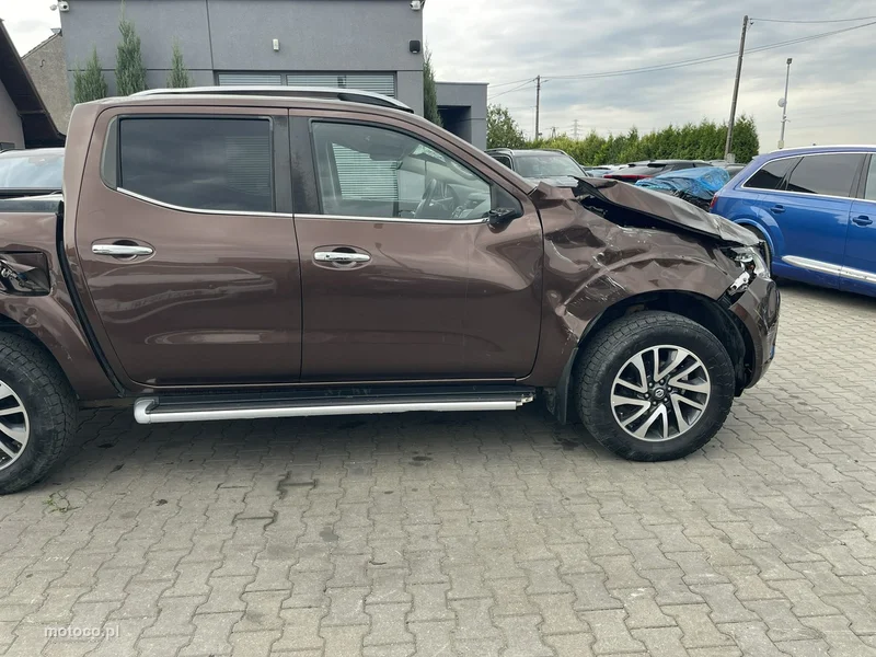Nissan Navara 5