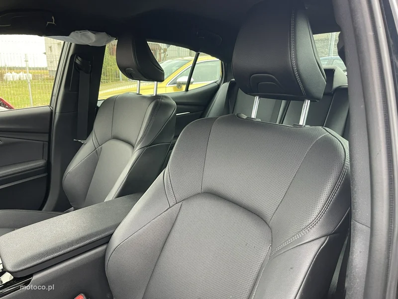 Toyota Camry XV70 14