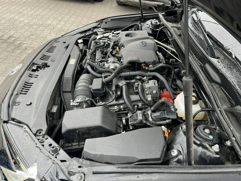 Toyota Camry XV70 16