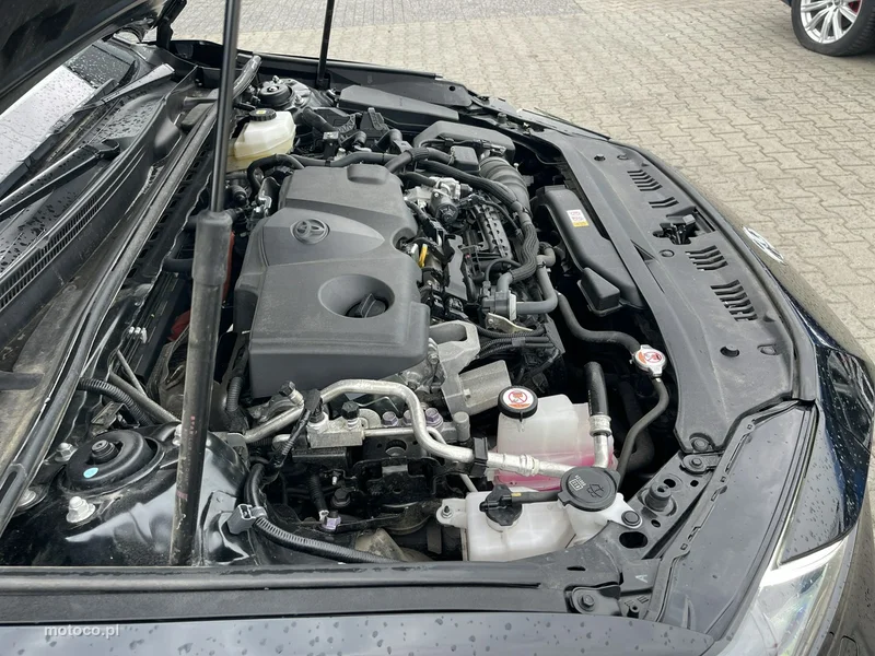 Toyota Camry XV70 17