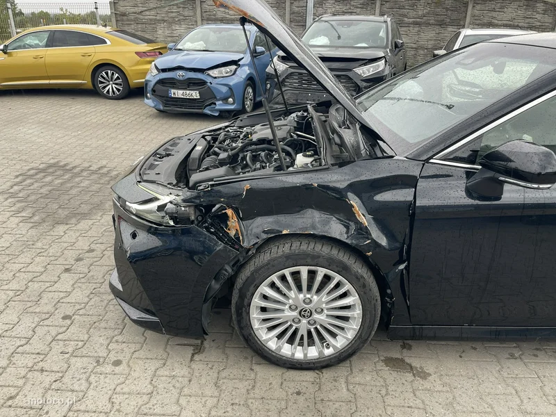 Toyota Camry XV70 7