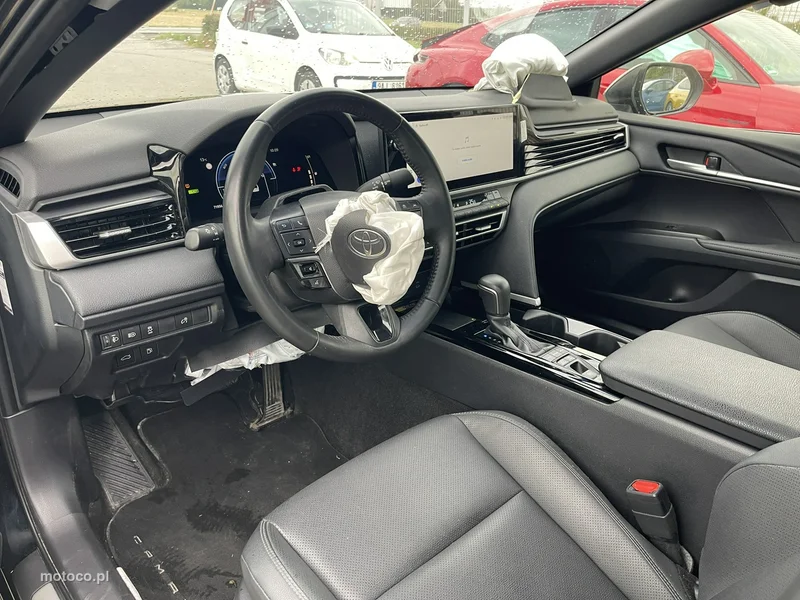 Toyota Camry XV70 10