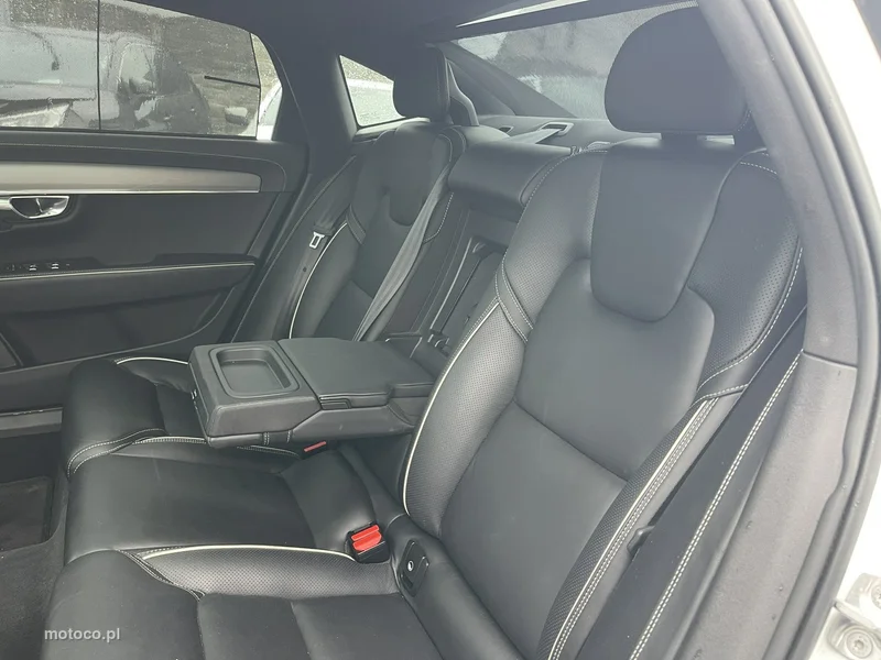 Volvo S90 17