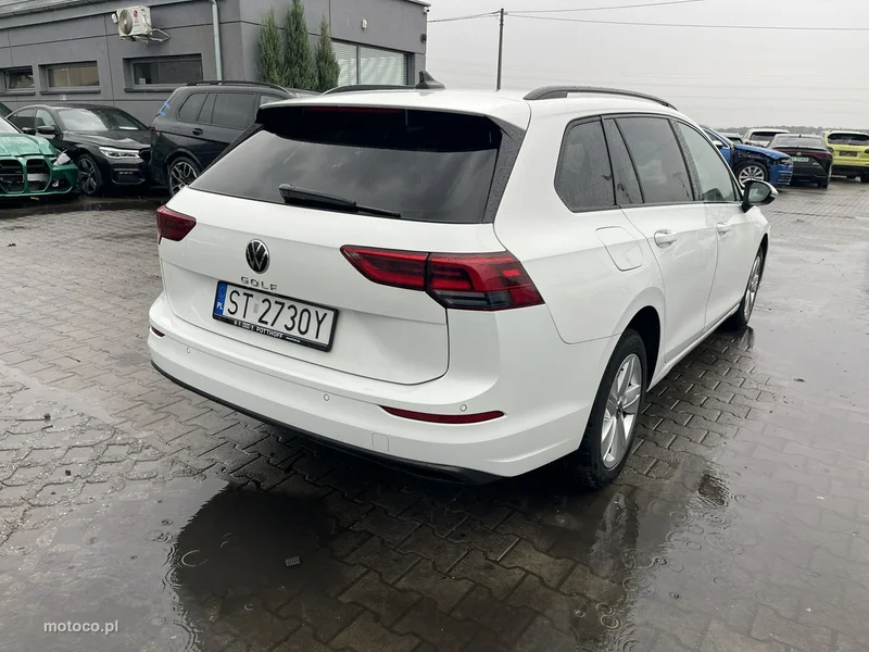 Volkswagen Golf VIII 3
