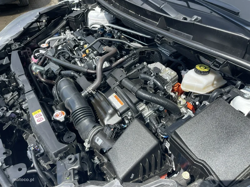 Toyota Yaris XP210 11