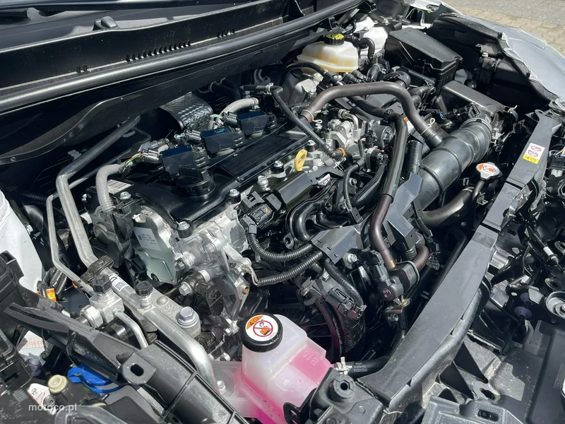 Toyota Yaris XP210 12