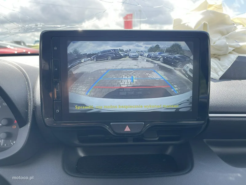 Toyota Yaris XP210 8