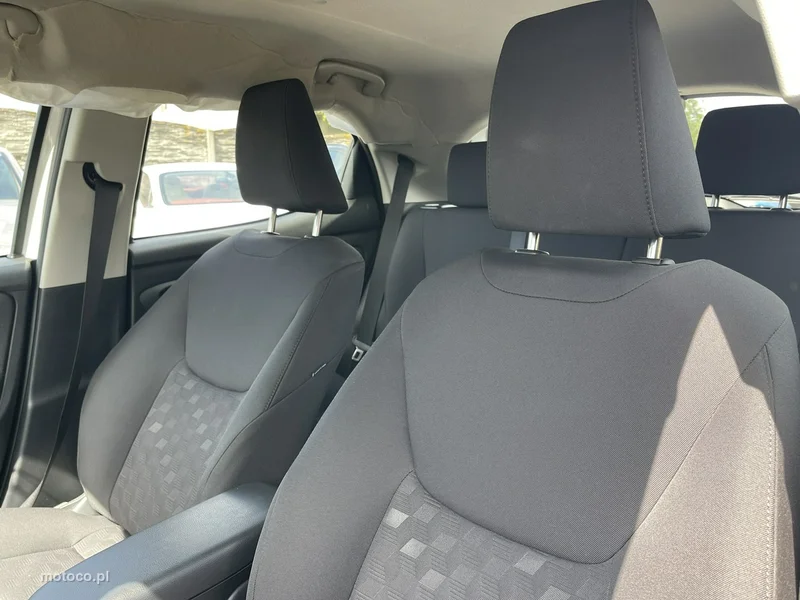 Toyota Yaris XP210 10