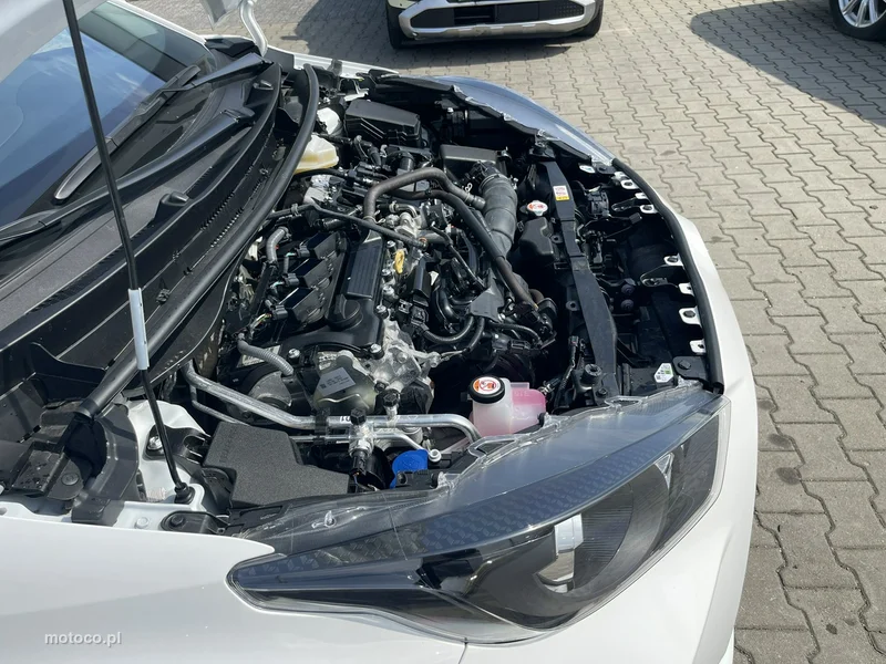 Toyota Yaris XP210 14