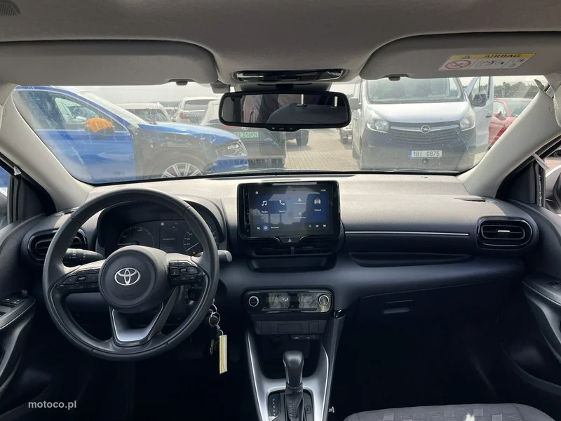Toyota Yaris XP210 9