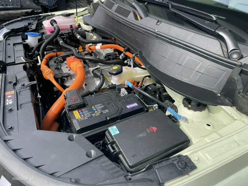 Hyundai INSTER 17