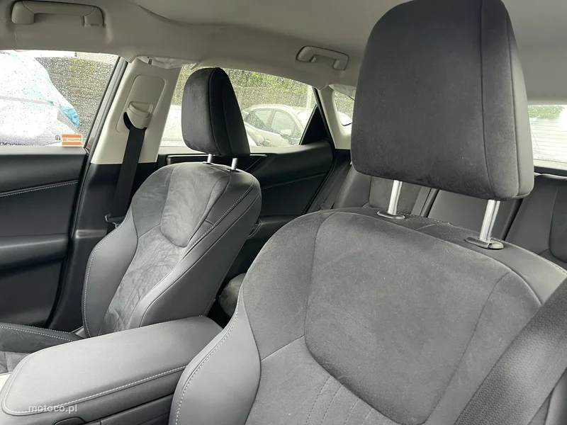 Lexus NX 11