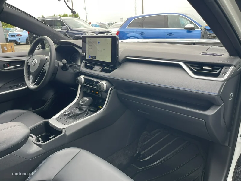 Toyota RAV 4 XA50 12