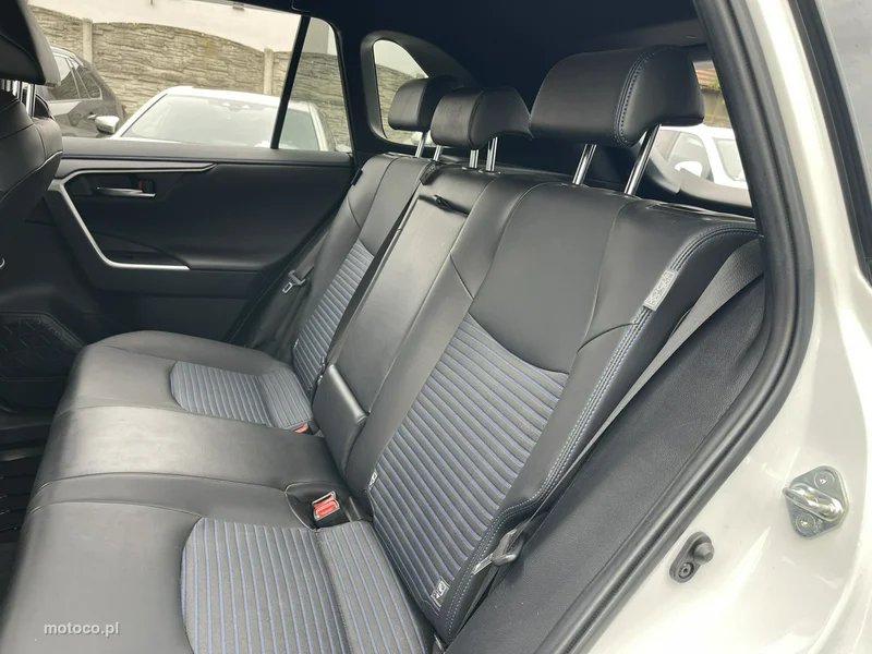 Toyota RAV 4 XA50 14