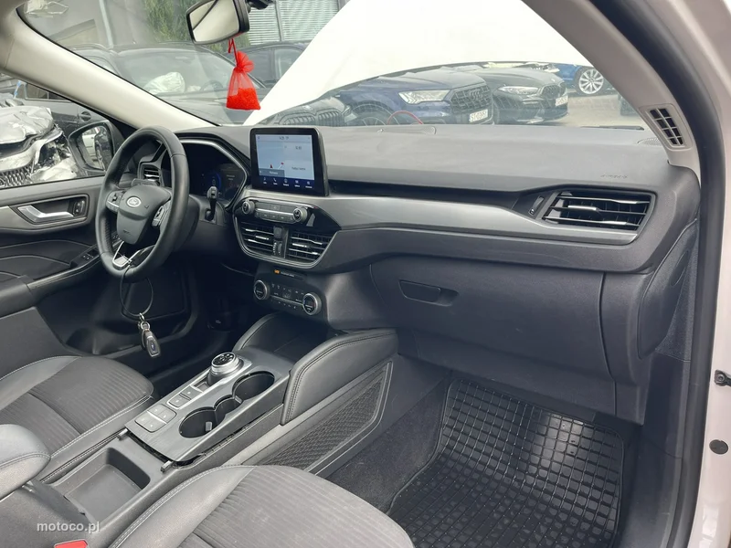 Ford Kuga III 11