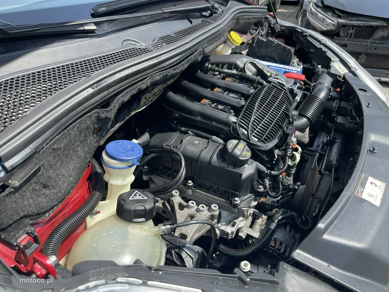 Peugeot 208 13