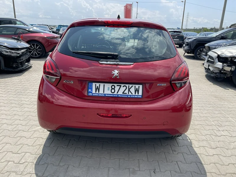 Peugeot 208 5