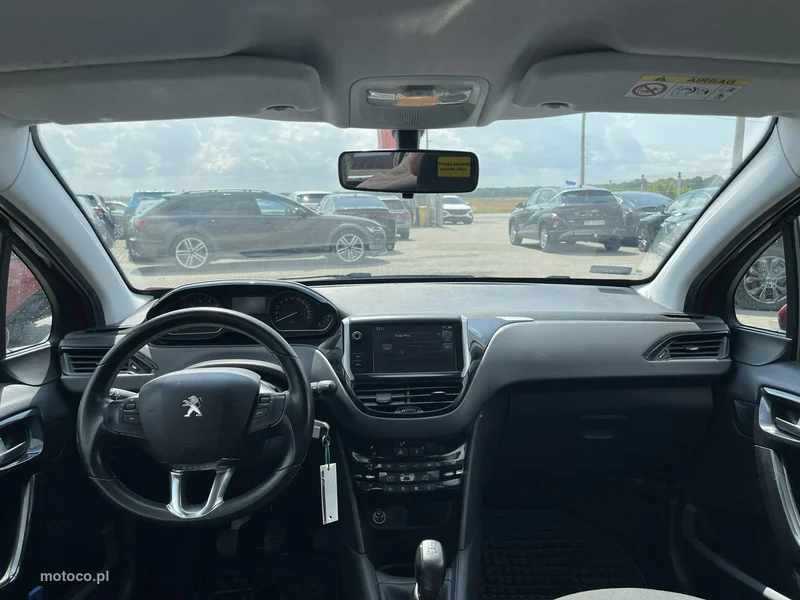 Peugeot 208 8
