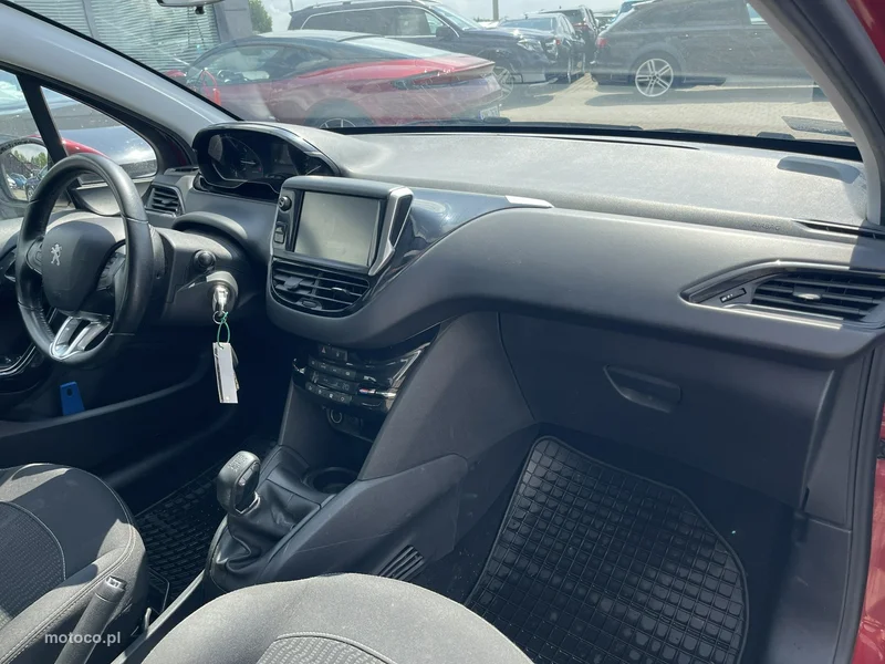Peugeot 208 9
