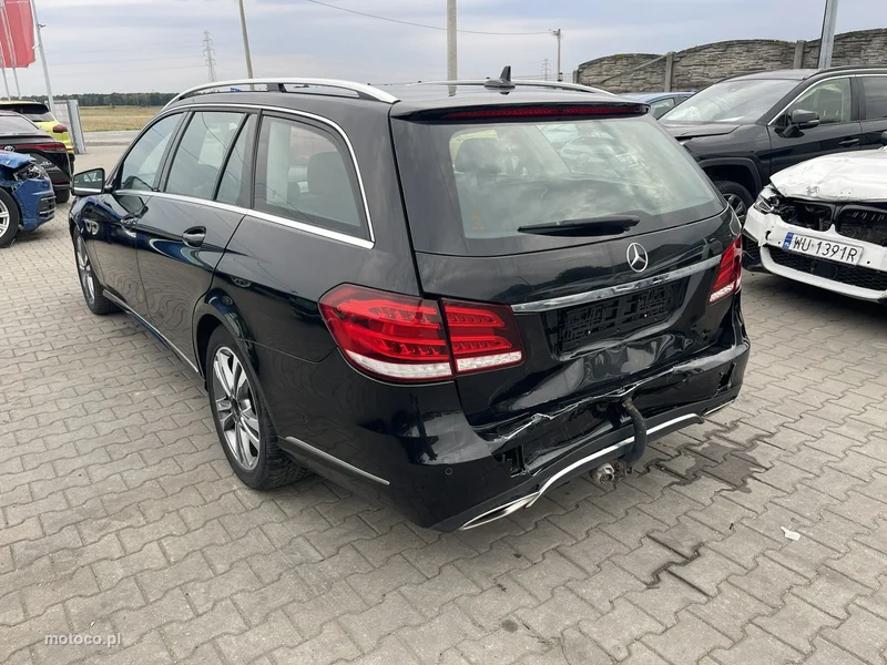Mercedes-Benz Klasa E W212 E 200 4