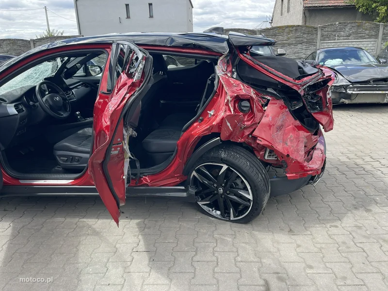 Toyota C-HR AX10 4