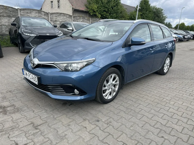 Toyota Auris E180 2