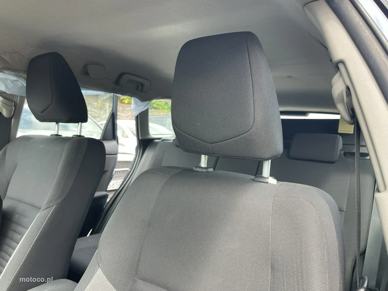 Toyota Auris E180 12
