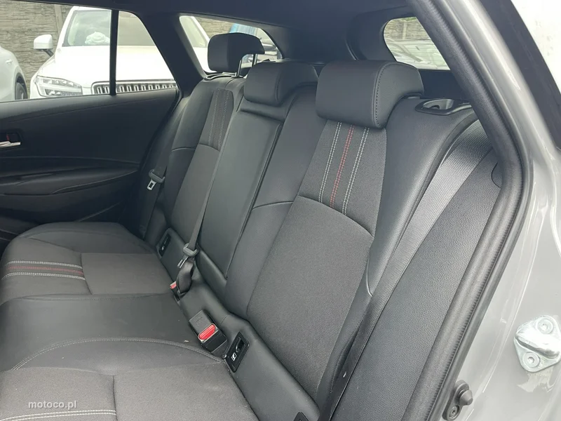 Toyota Corolla E210 13