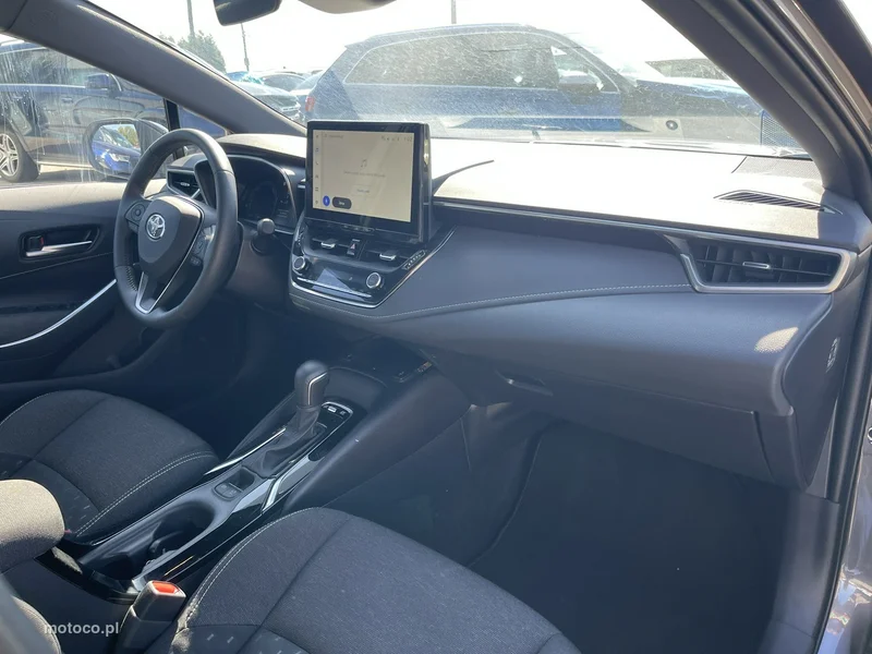 Toyota Corolla E210 12