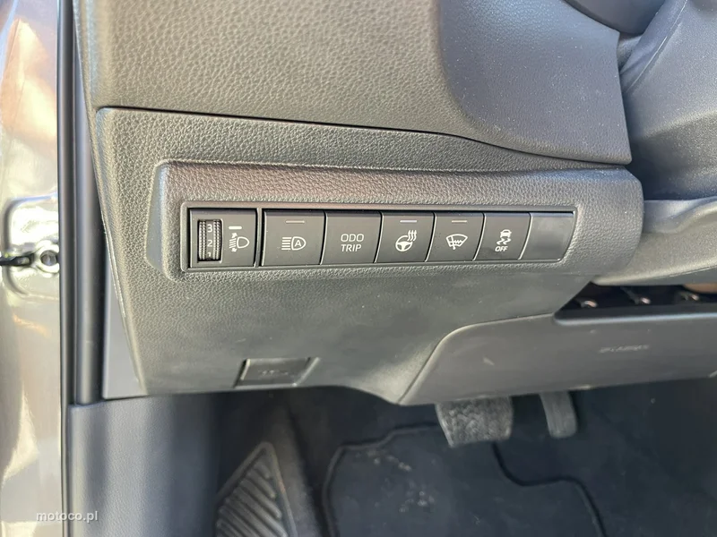 Toyota Corolla E210 15