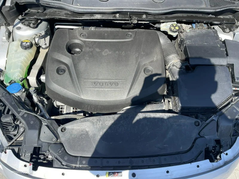Volvo V40 13
