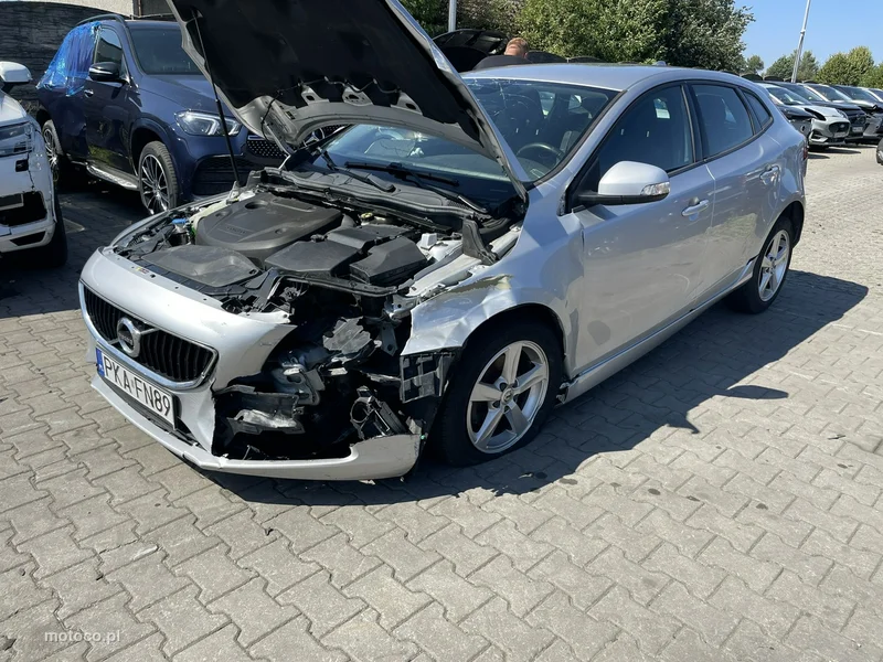 Volvo V40 3