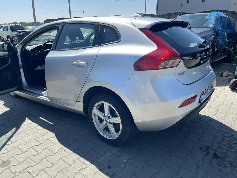 Volvo V40 5