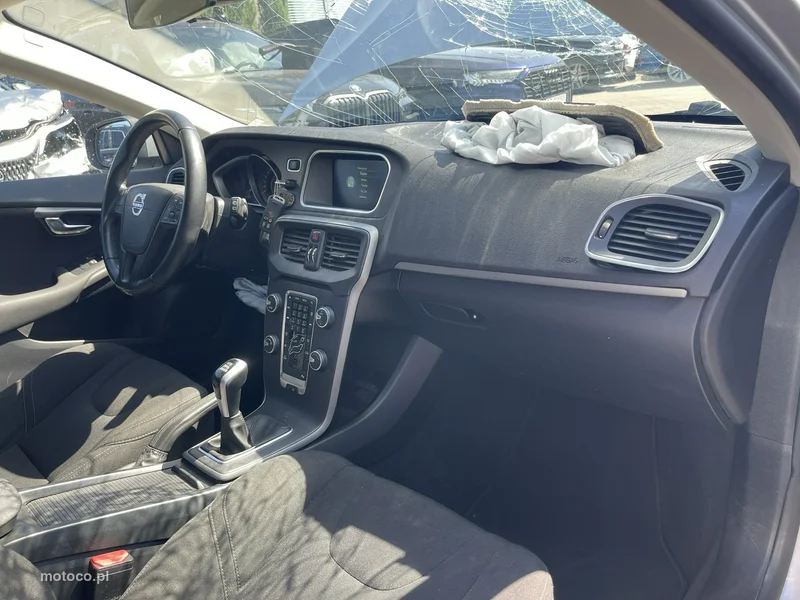 Volvo V40 10