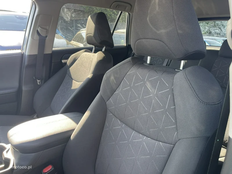 Toyota RAV 4 XA50 11