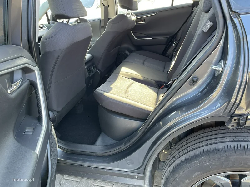 Toyota RAV 4 XA50 5