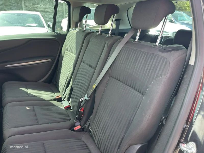Opel Zafira C Tourer 11