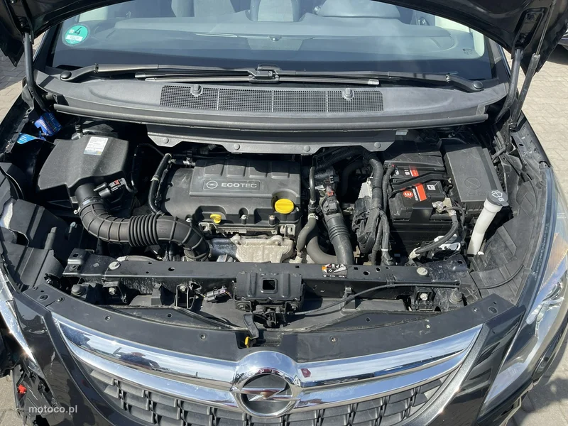 Opel Zafira C Tourer 13
