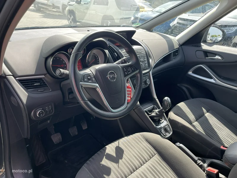 Opel Zafira C Tourer 6