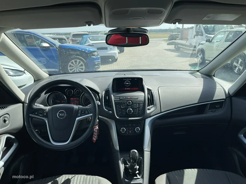 Opel Zafira C Tourer 8